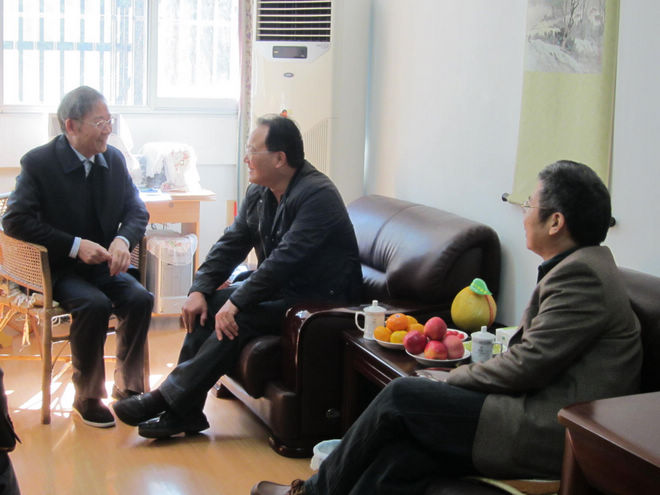 校党委副书记刘新跃看望慰问文学院余恕诚教授-安徽师范大学