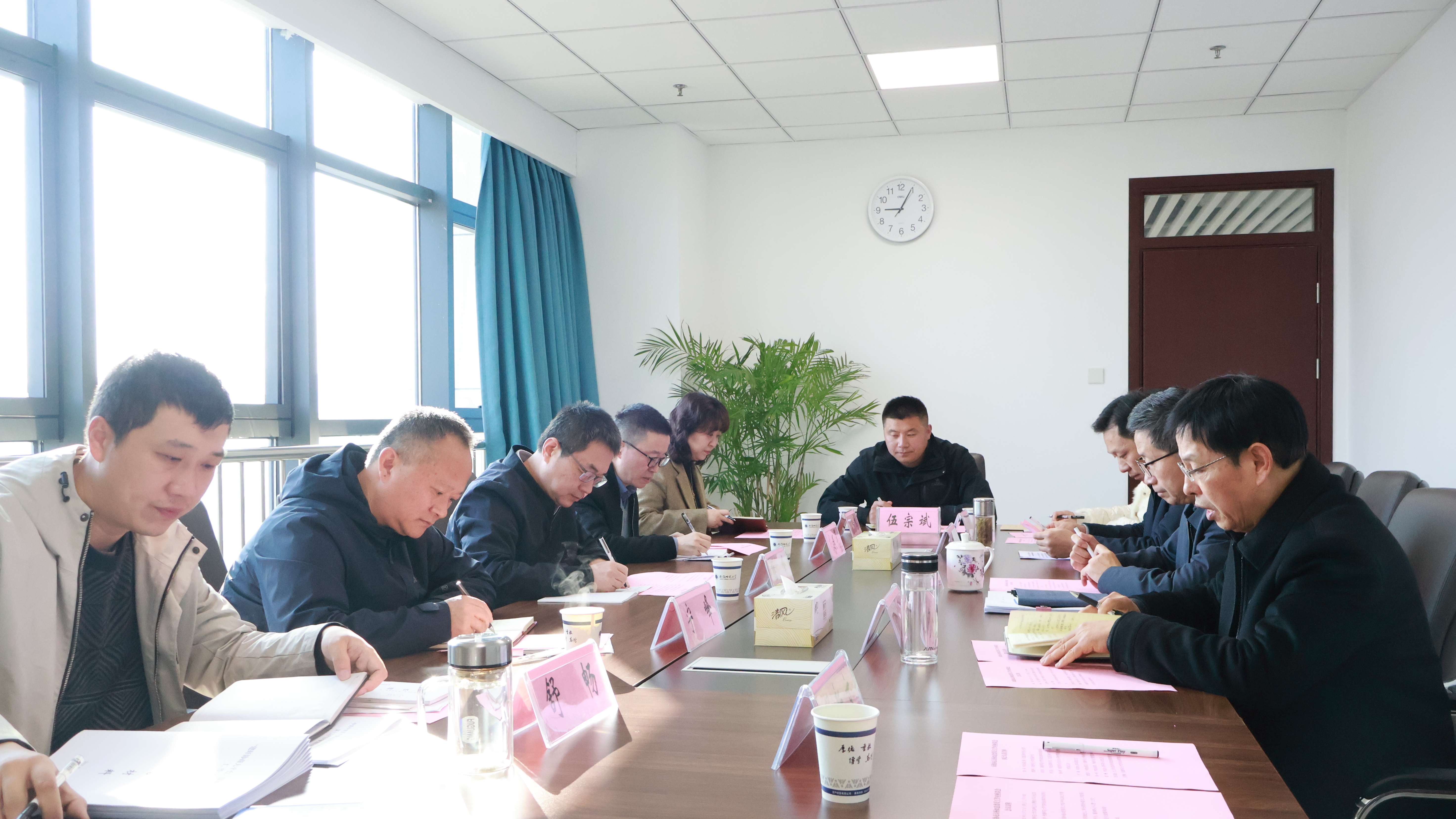 市政协副主席陆峰一行来校走访交流