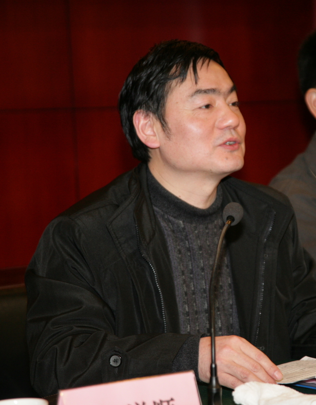 教师网络培训中心主任兼高教出版社总编张增顺教授在会上作主报告与会